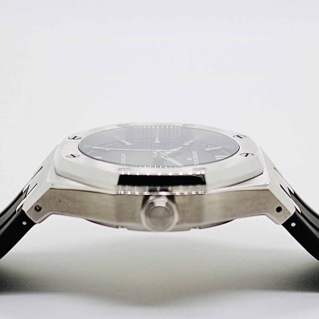 watchAntoineNicolasCannes (3) | La Grande Braderie Online | La Grande Braderie : Explorez nos articles de luxe de seconde main et découvrez nos articles de luxe d’occasion puis bénéficiez de nos offres spéciales sur articles de luxe ou dénichez l’article de luxe en promotion fait pour vous sur lagrandebraderie.online