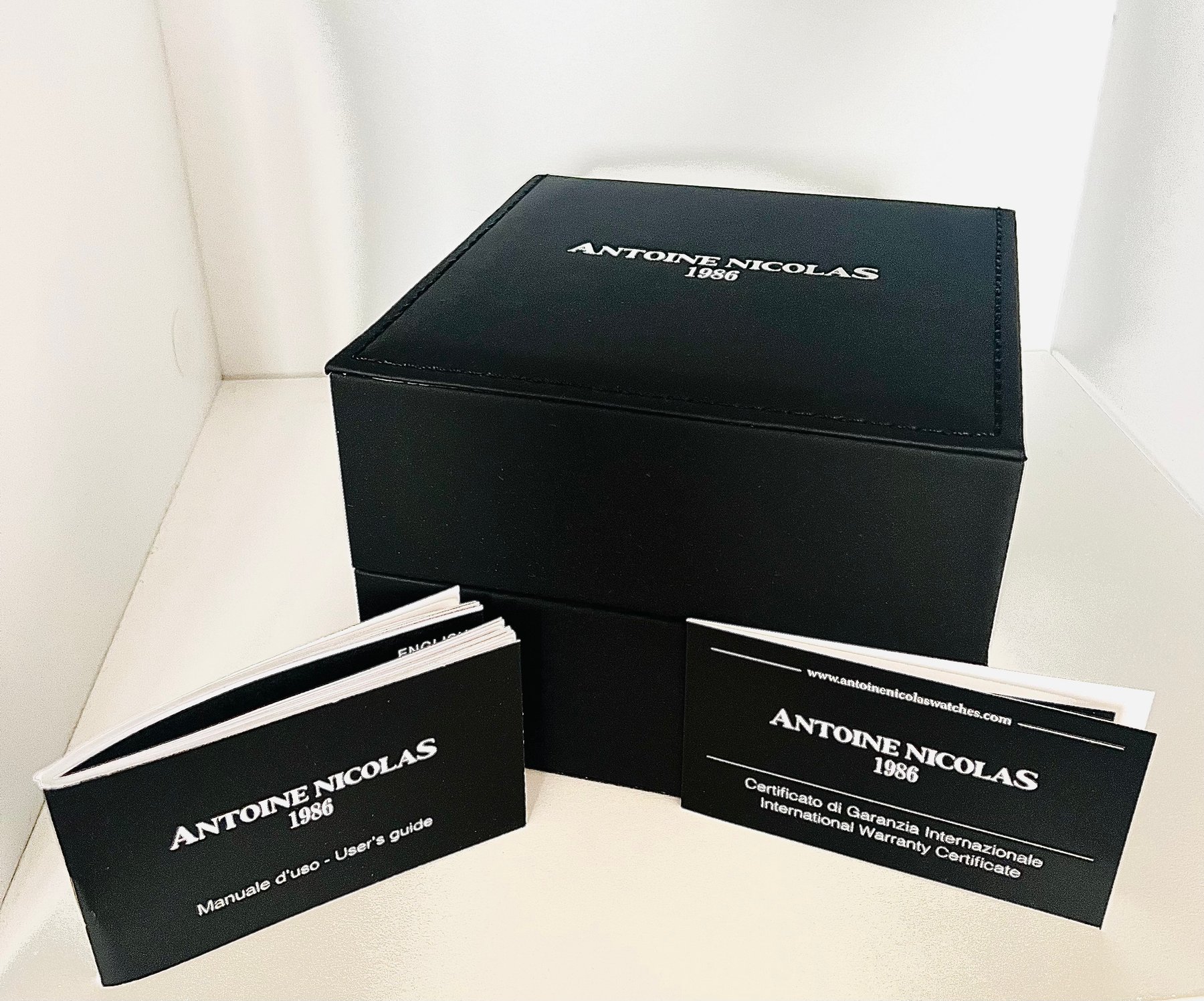 watchAntoineNicolasCannes (6) | La Grande Braderie Online | La Grande Braderie : Explorez nos articles de luxe de seconde main et découvrez nos articles de luxe d’occasion puis bénéficiez de nos offres spéciales sur articles de luxe ou dénichez l’article de luxe en promotion fait pour vous sur lagrandebraderie.online