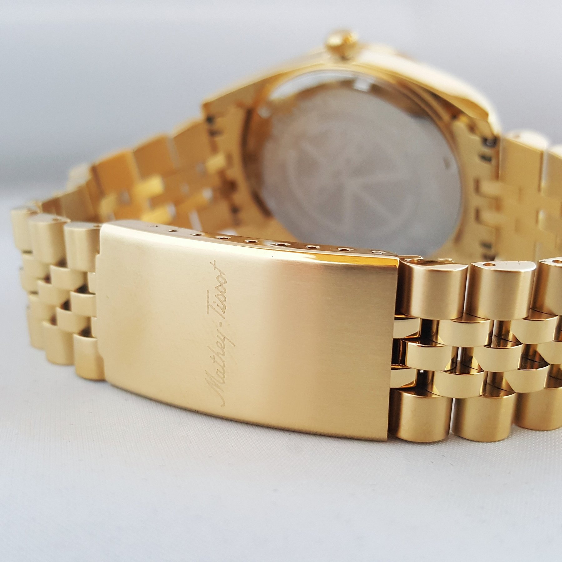 watchMatheyTissotRainbow (6) | La Grande Braderie Online | La Grande Braderie : Explorez nos articles de luxe de seconde main et découvrez nos articles de luxe d’occasion puis bénéficiez de nos offres spéciales sur articles de luxe ou dénichez l’article de luxe en promotion fait pour vous sur lagrandebraderie.online