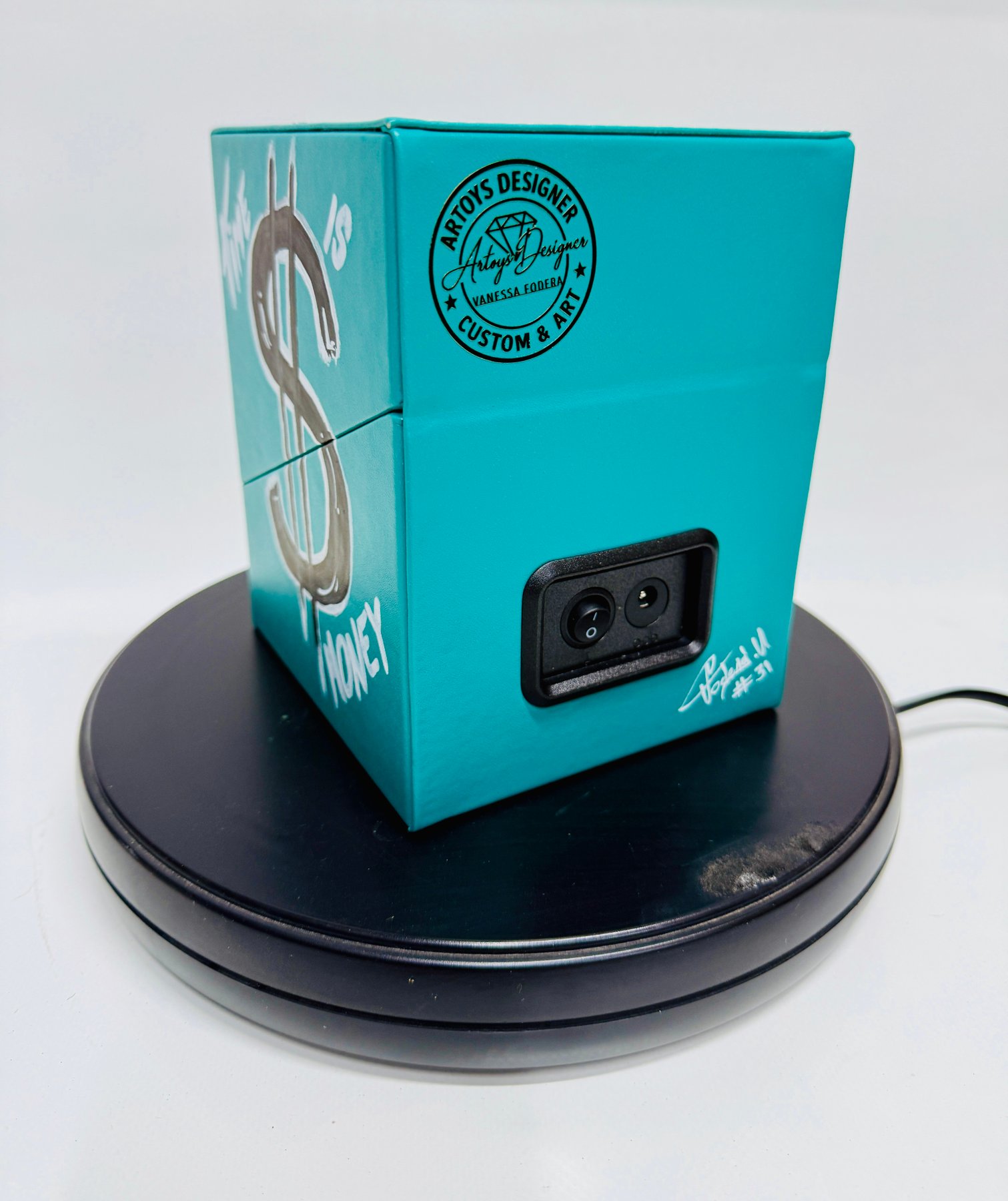 Artoys Designer by Vanessa Fodera – Art & Time – Time is Money – Édition Spéciale – Unique Exemplaire – Image 8